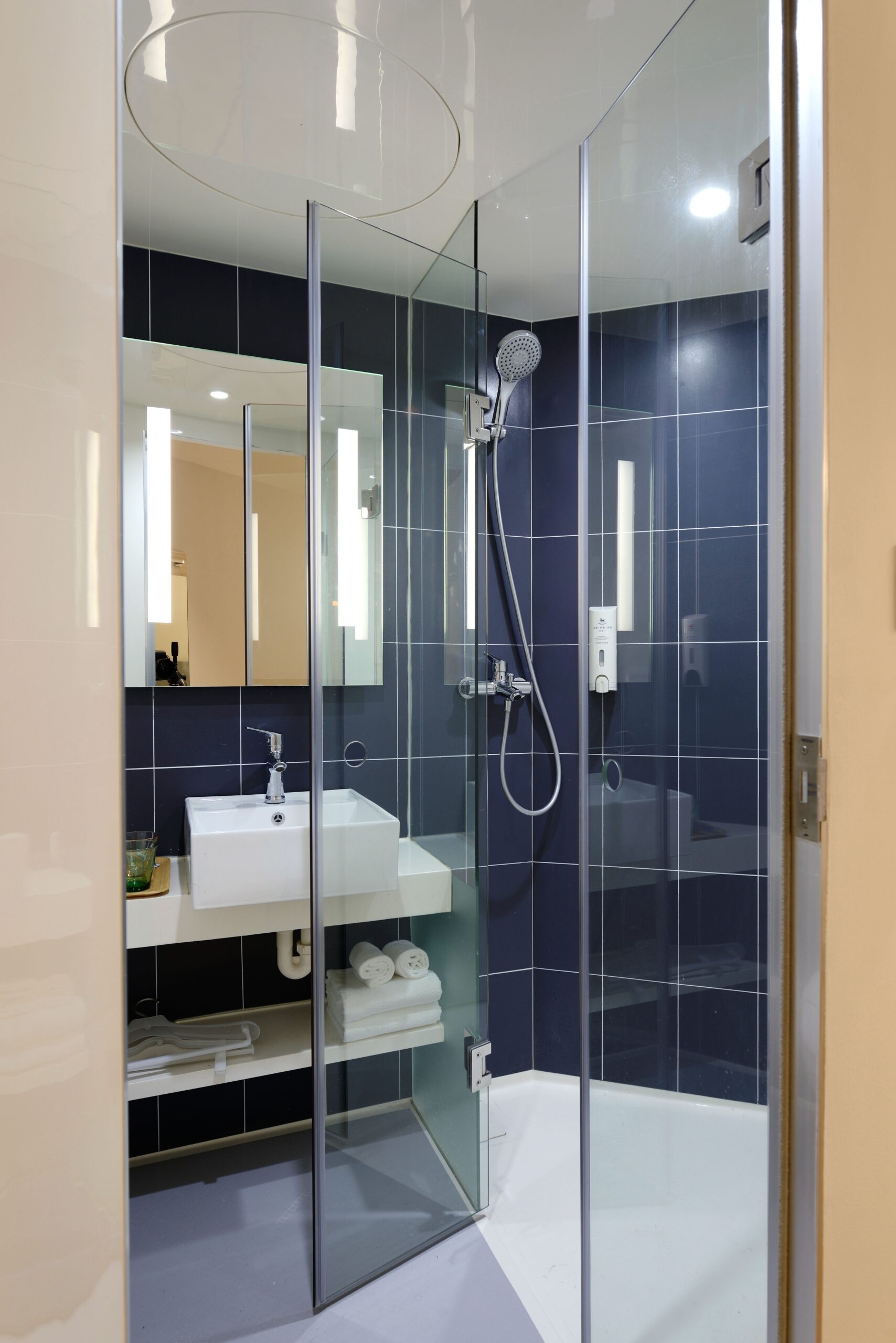 ensuite_bathroom